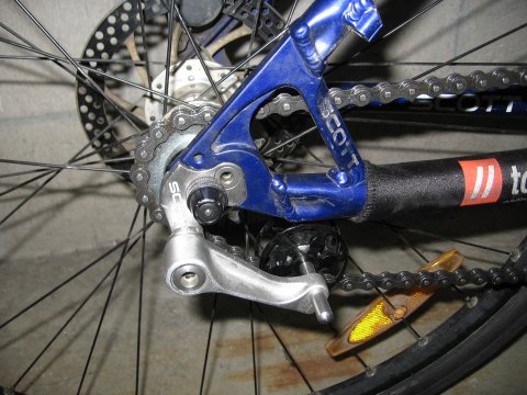 16T Cog and Surly Chain tensioner