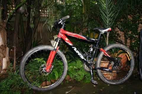 FOR SALE 2002 Giant XTC NRS 2 Medium, 18.5 inch frame, Rock Shox suspension, colour: red/ black, $900.