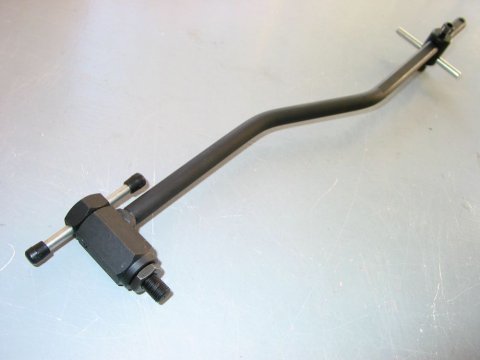 Hanger straightening tool